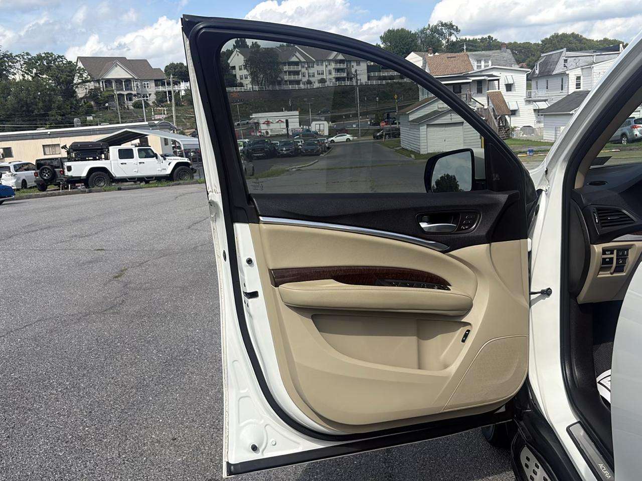 Acura MDX photo 9