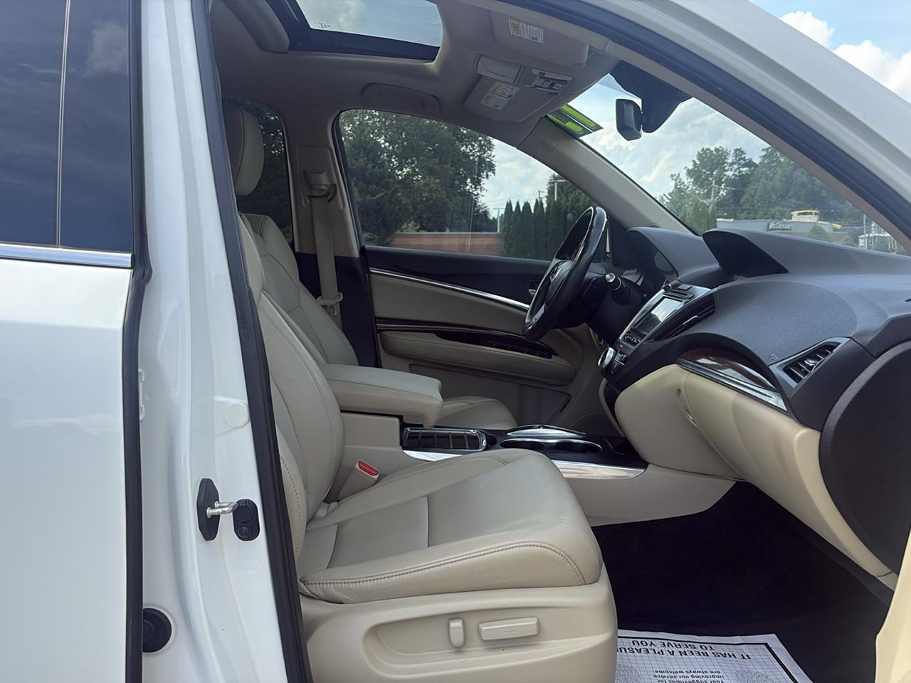 Acura MDX photo 14