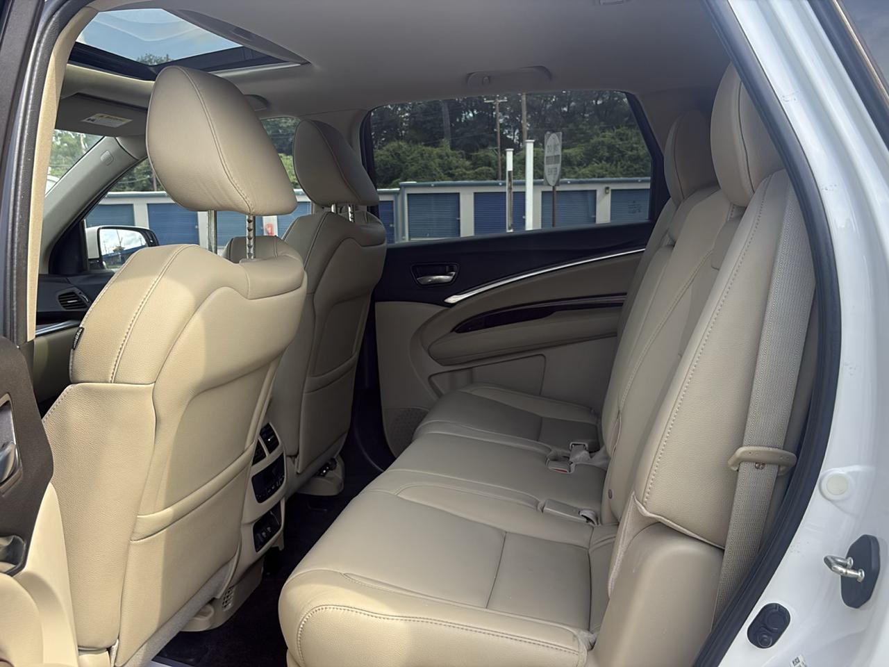 Acura MDX photo 16
