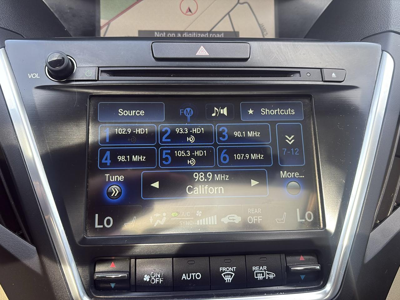 Acura MDX photo 22