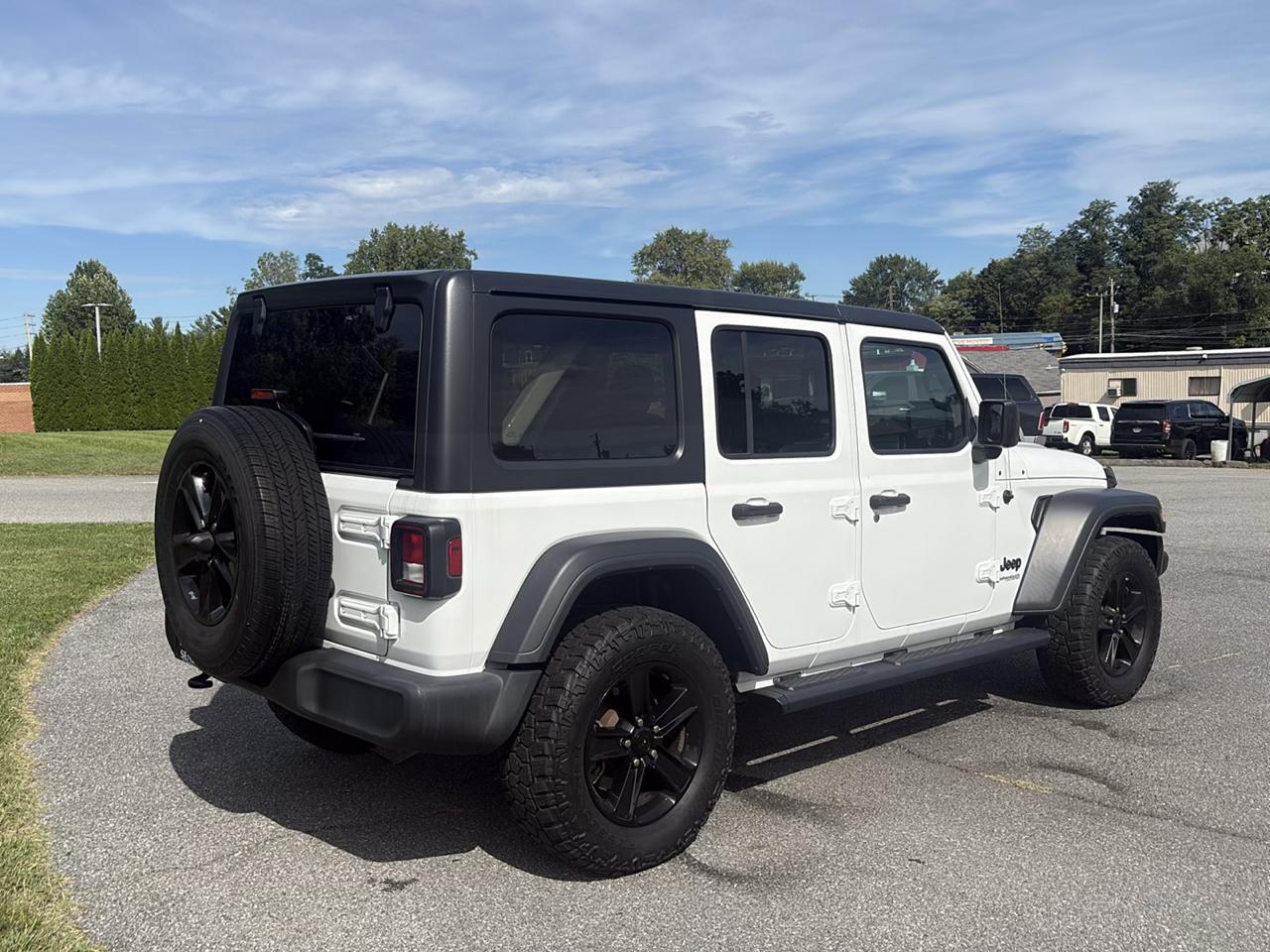 Jeep Wrangler photo 5