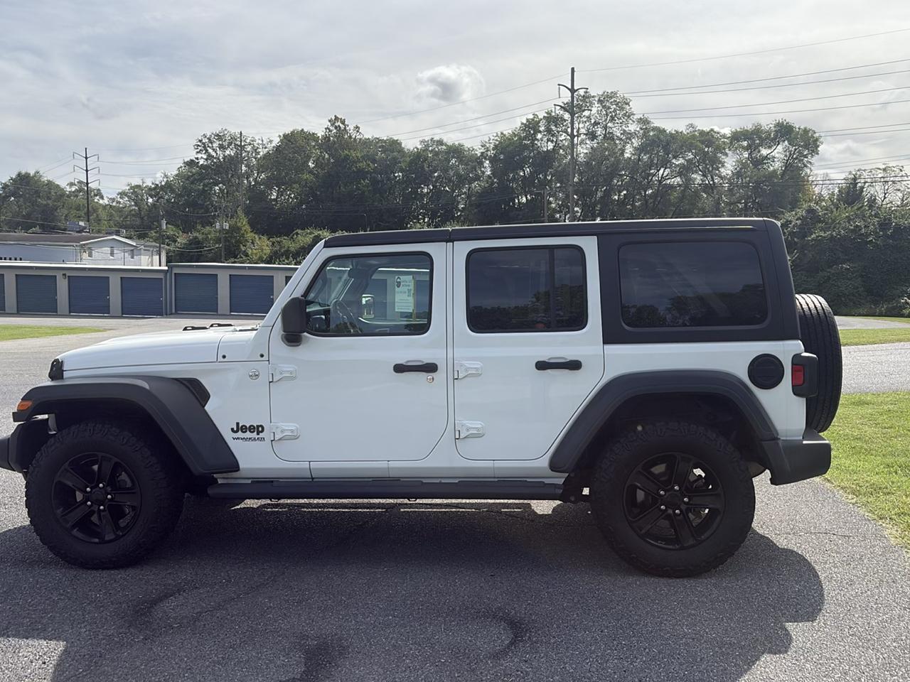 Jeep Wrangler photo 8