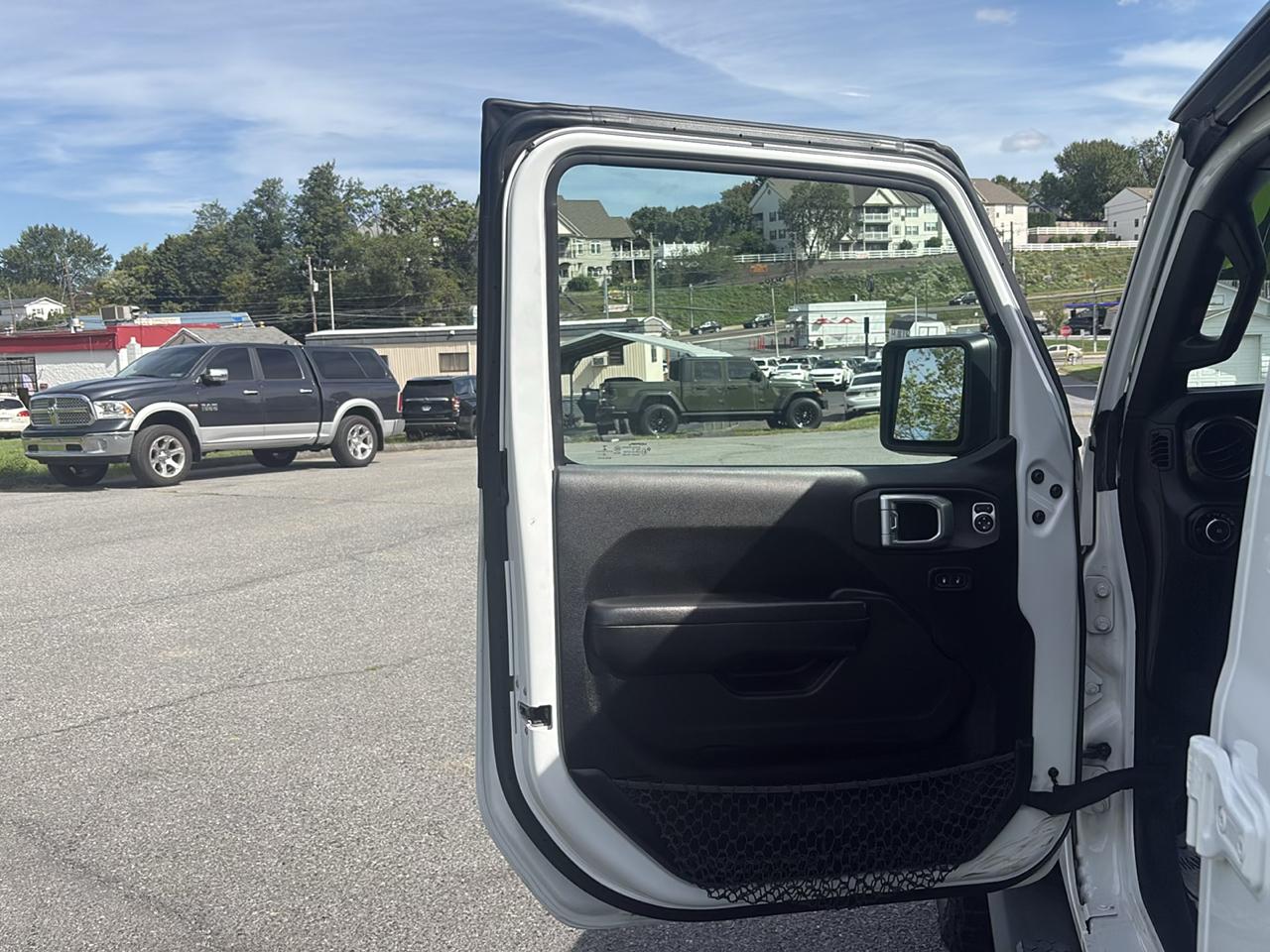 Jeep Wrangler photo 9