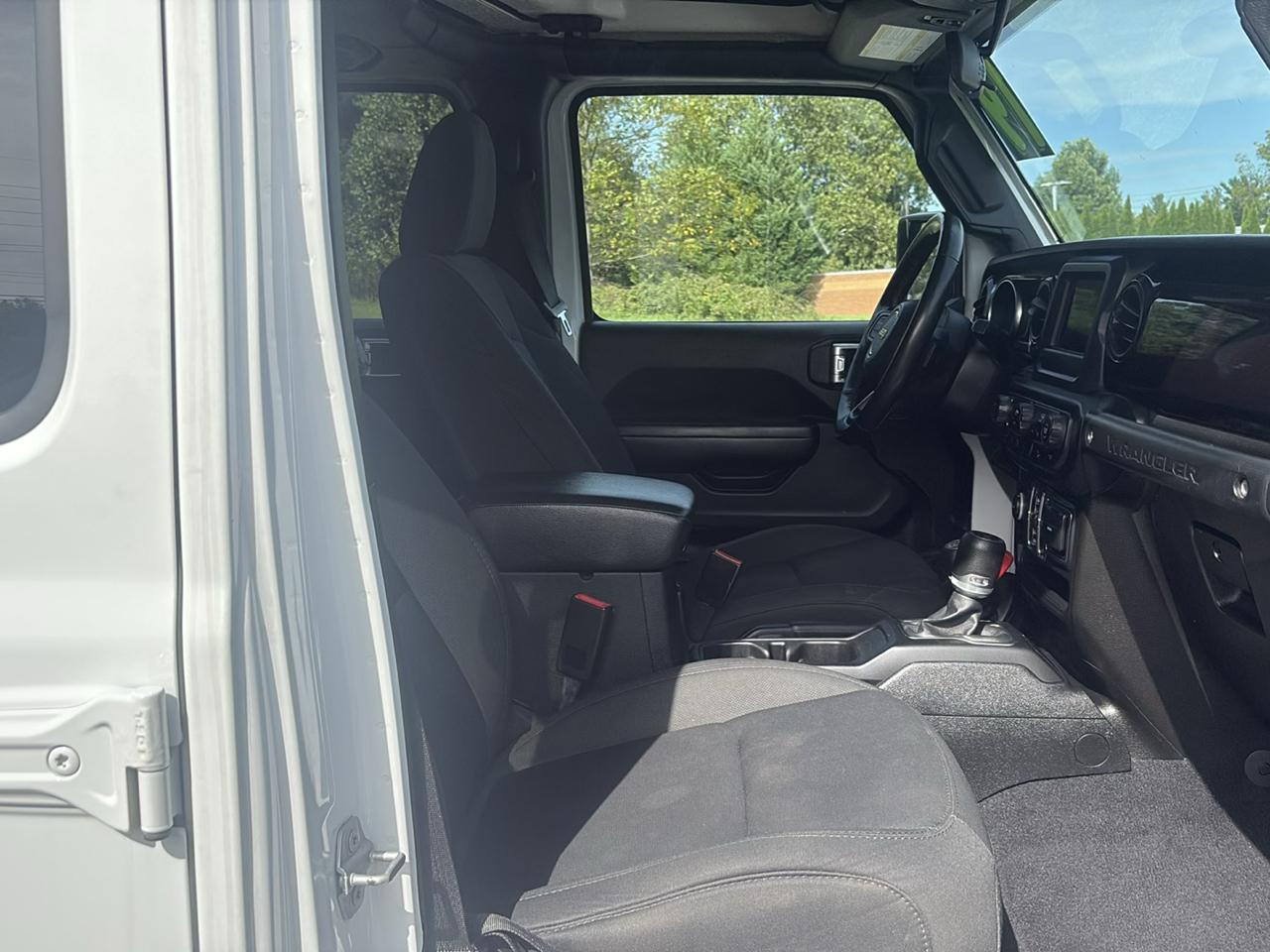 Jeep Wrangler photo 14