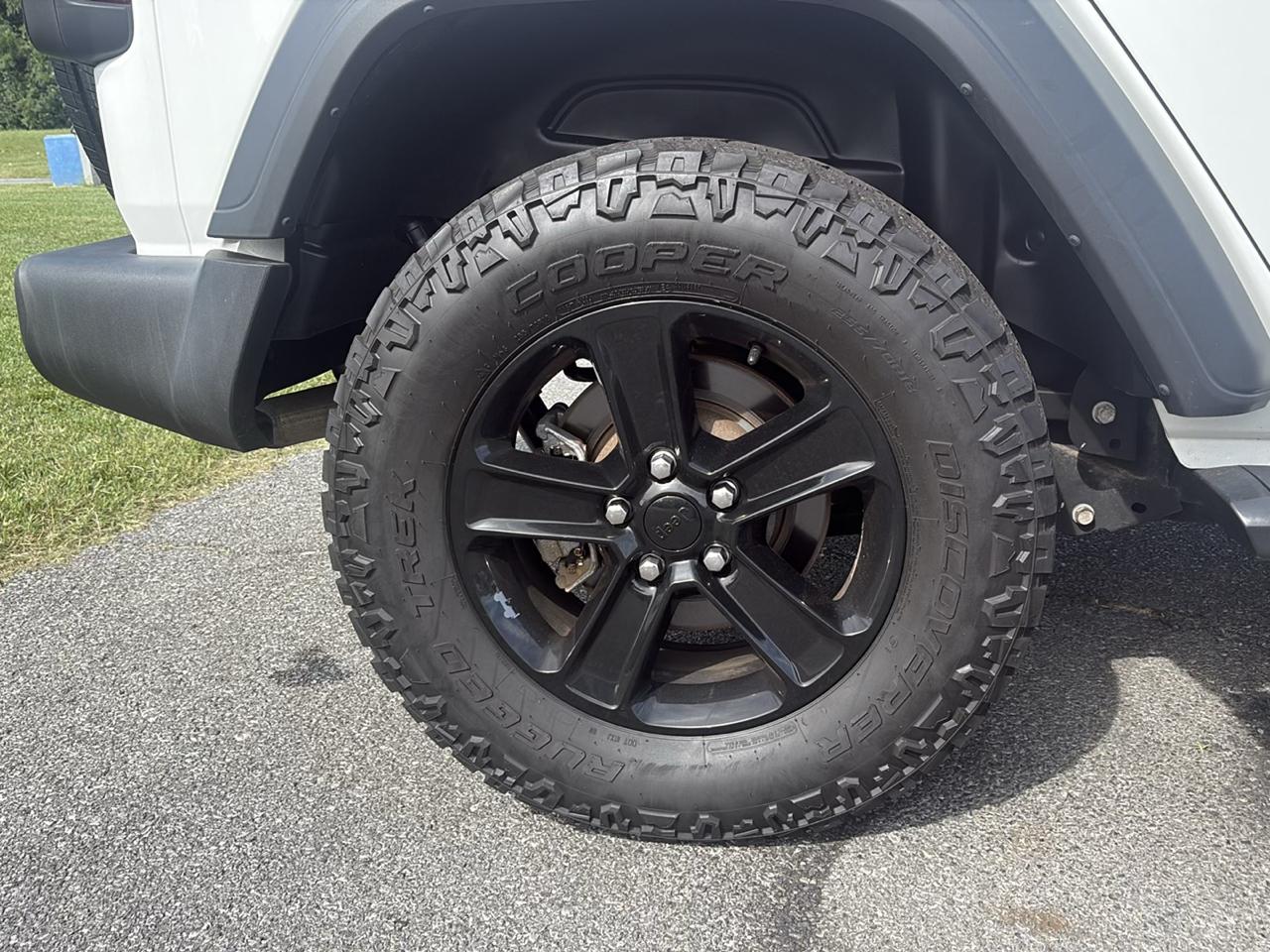 Jeep Wrangler photo 27