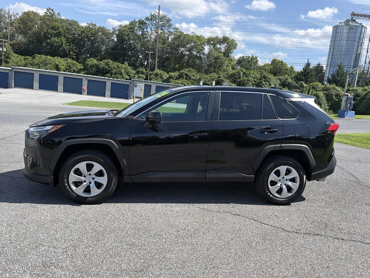Toyota RAV4 LE AWD 2023