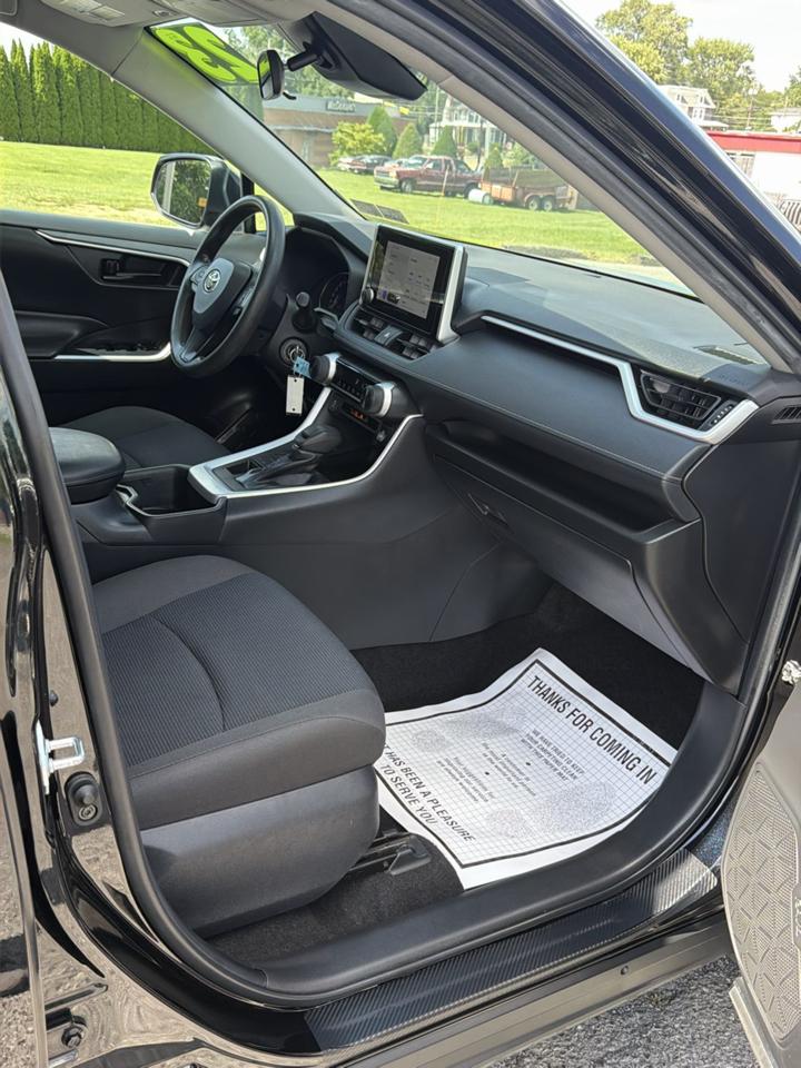 Toyota RAV4 LE AWD 2023