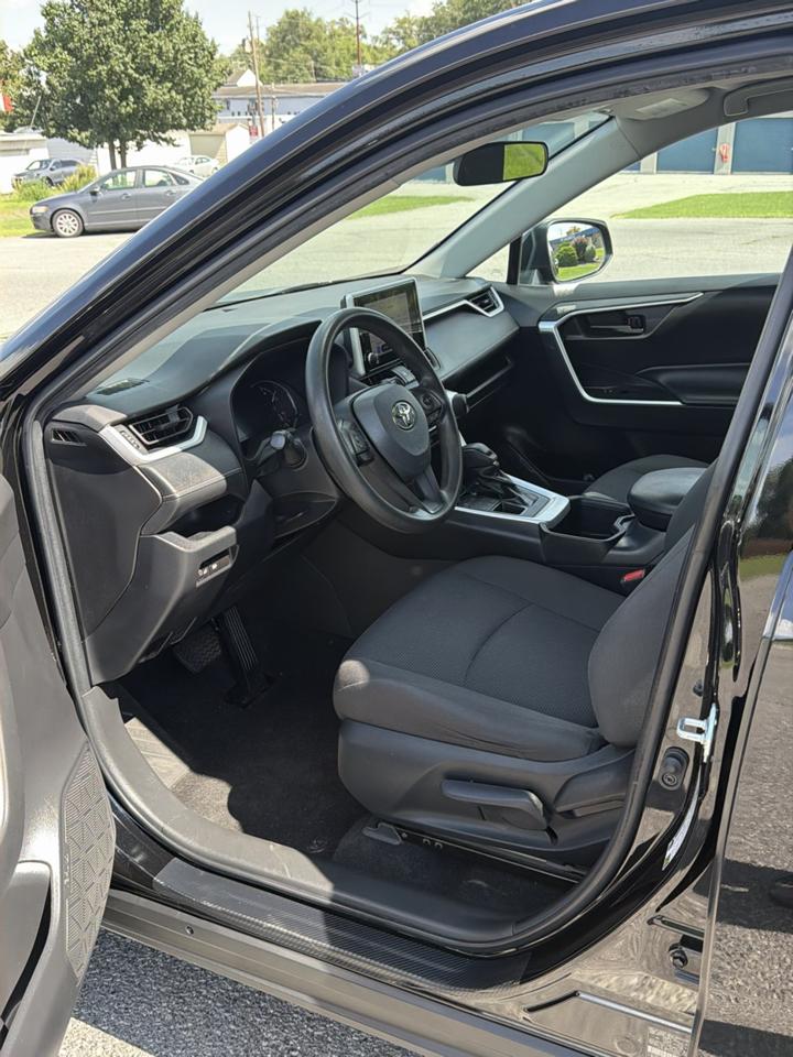 Toyota RAV4 LE AWD 2023