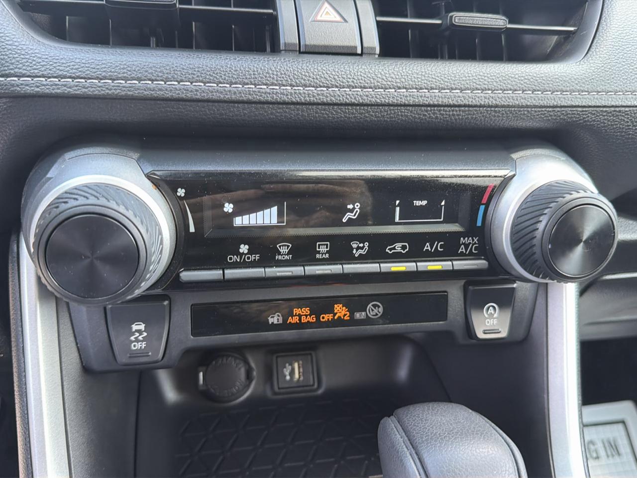 Toyota RAV4 LE AWD 2023