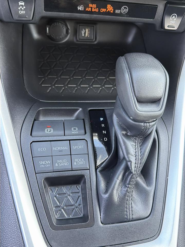 Toyota RAV4 LE AWD 2023