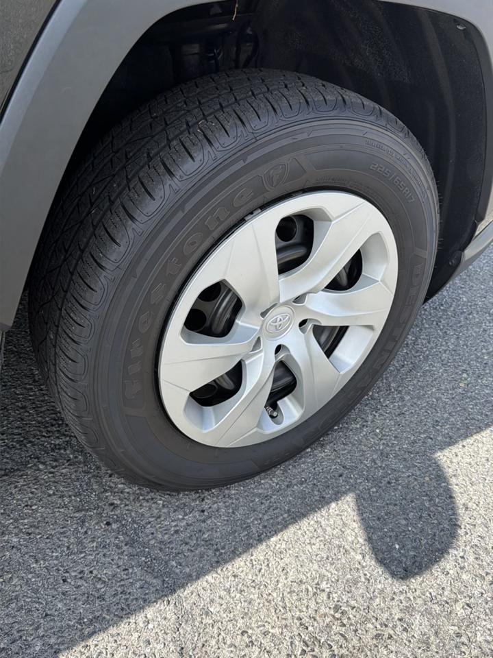 Toyota RAV4 LE AWD 2023
