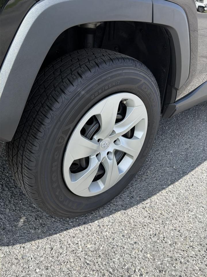 Toyota RAV4 LE AWD 2023