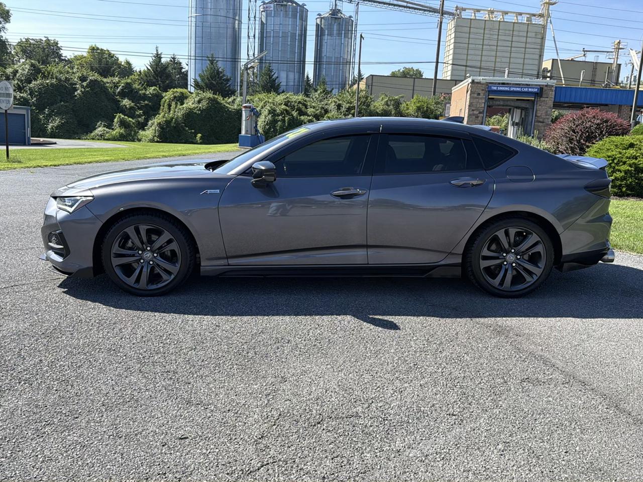 Acura TLX photo 9