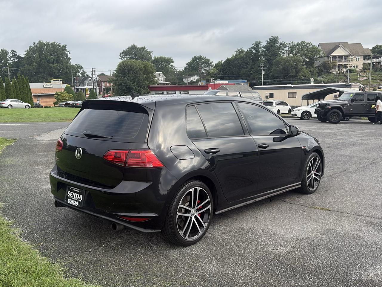 Volkswagen Golf GTI SE 6M 4-Door 2017