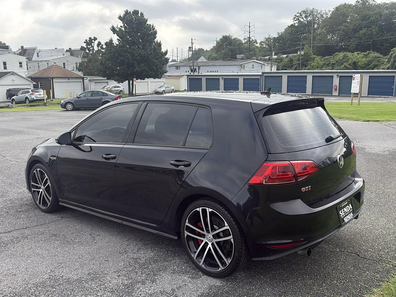 Volkswagen Golf GTI SE 6M 4-Door 2017