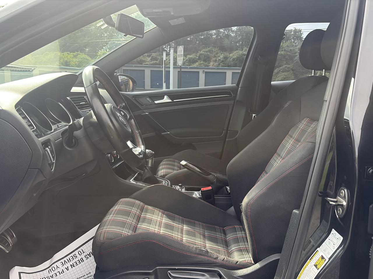 Volkswagen Golf GTI SE 6M 4-Door 2017