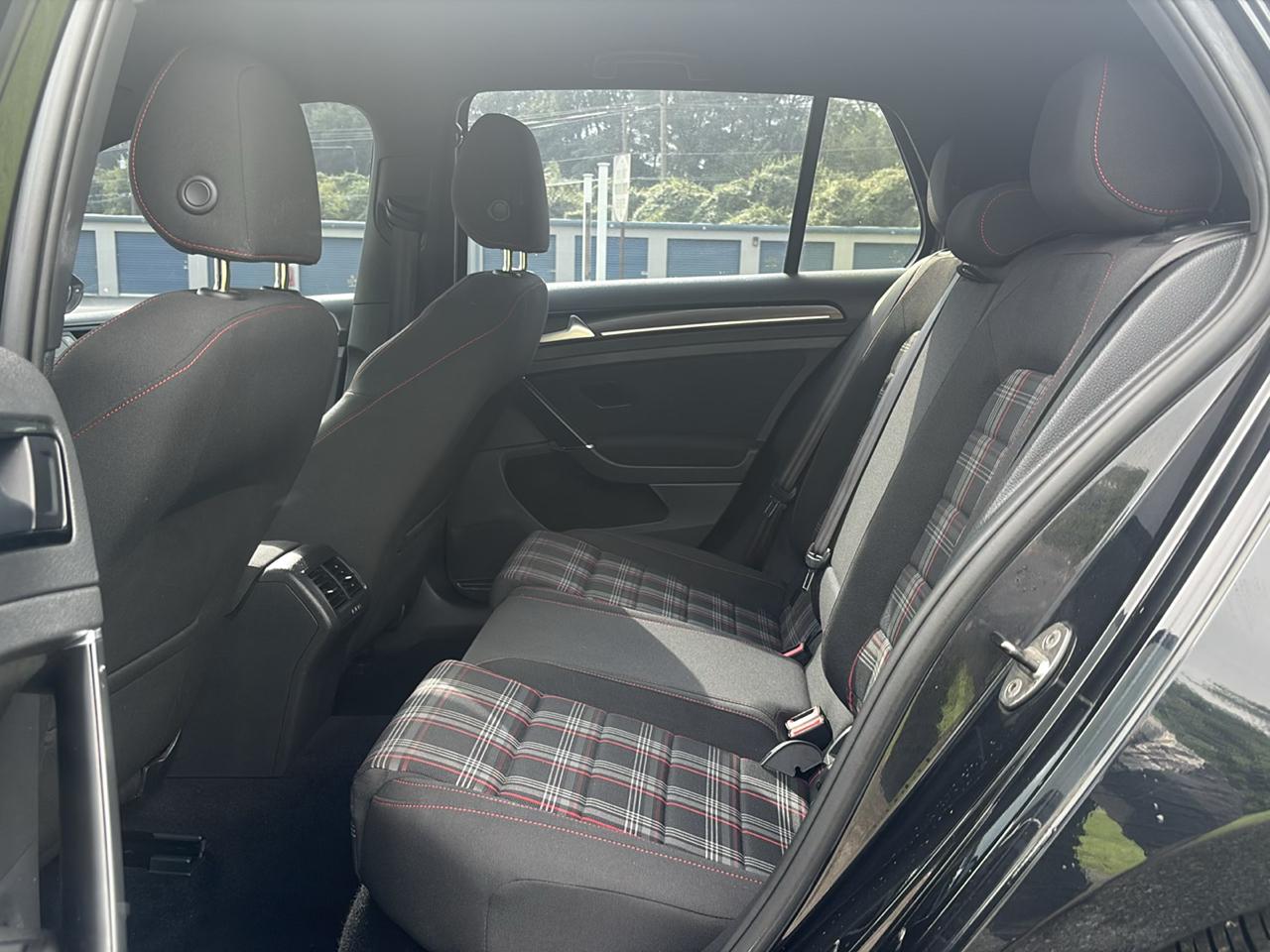 Volkswagen Golf GTI SE 6M 4-Door 2017