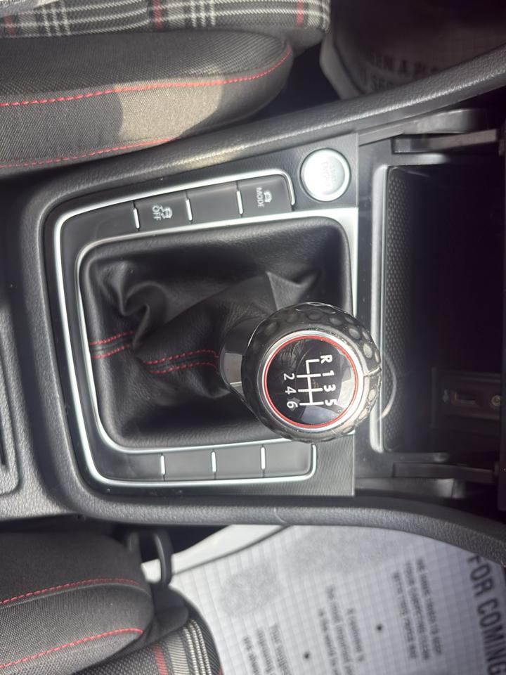 Volkswagen Golf GTI SE 6M 4-Door 2017