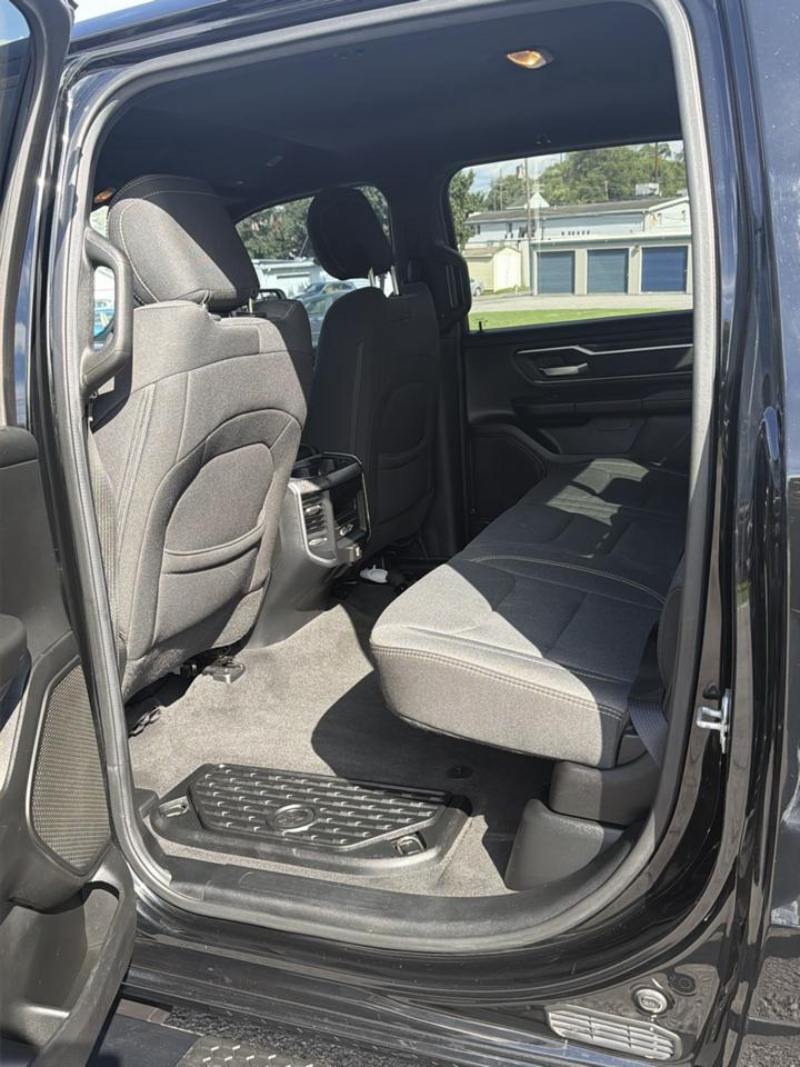 RAM 1500 Big Horn Crew Cab SWB 4WD 2019