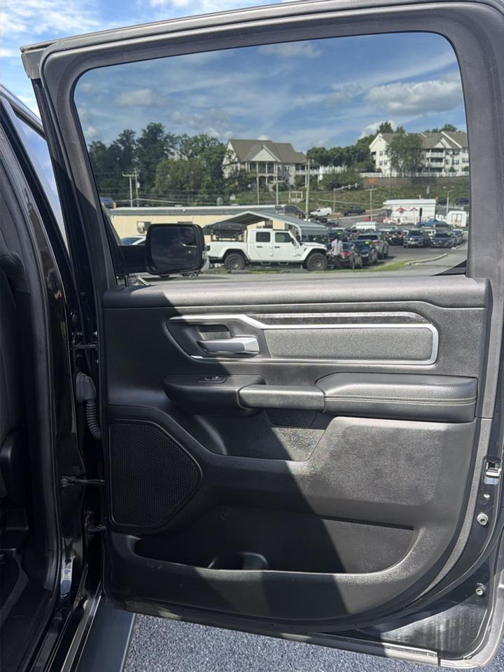 RAM 1500 Big Horn Crew Cab SWB 4WD 2019
