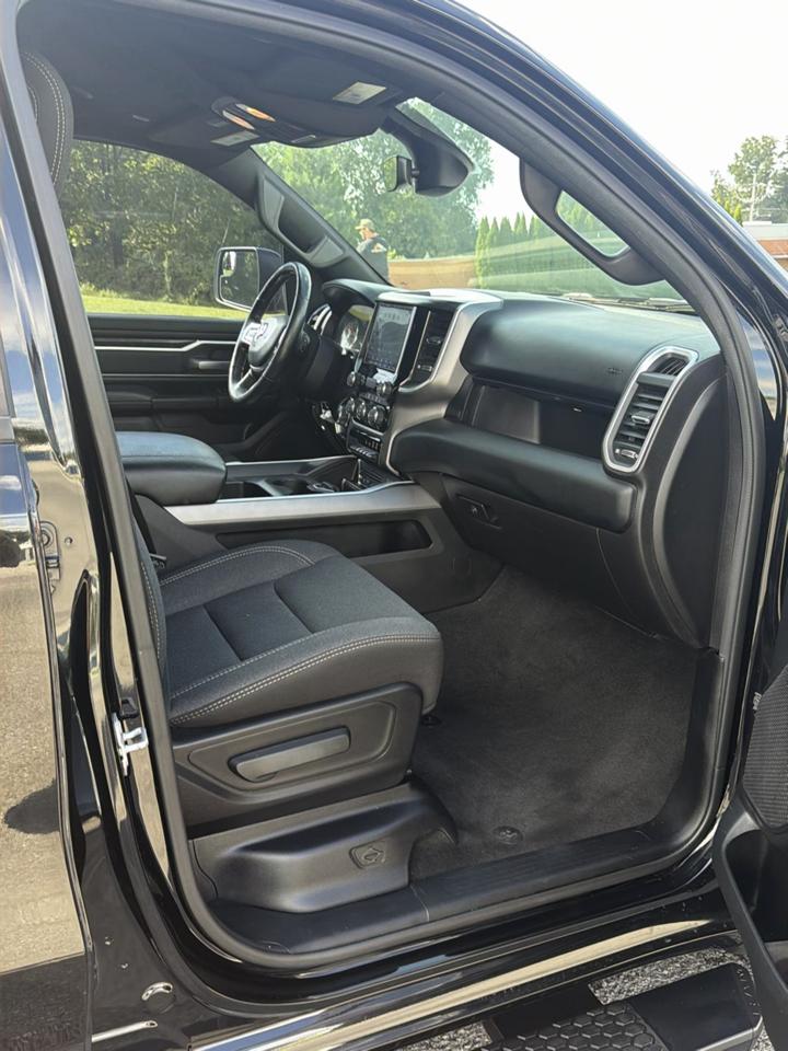 RAM 1500 Big Horn Crew Cab SWB 4WD 2019