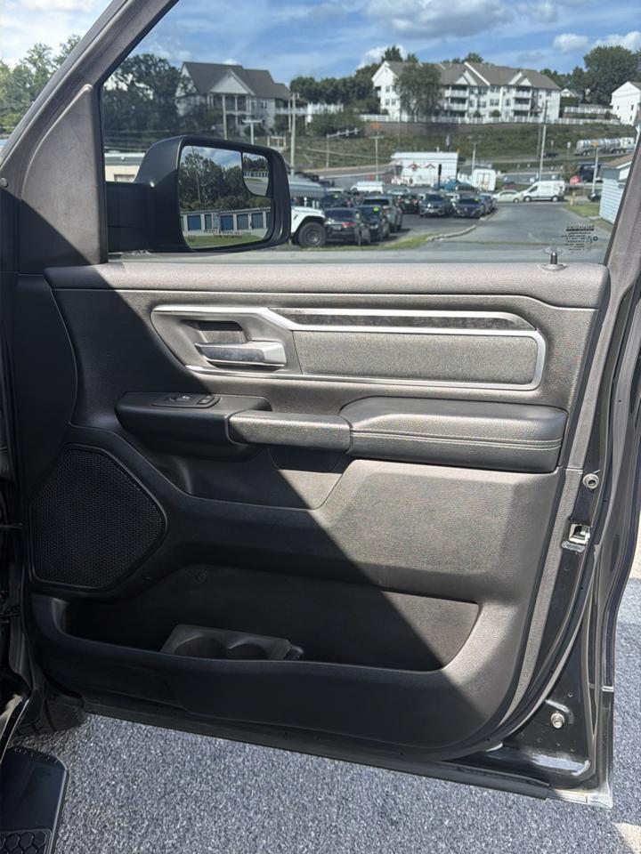RAM 1500 Big Horn Crew Cab SWB 4WD 2019