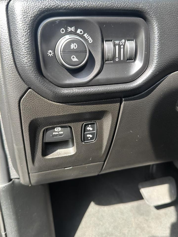 RAM 1500 Big Horn Crew Cab SWB 4WD 2019