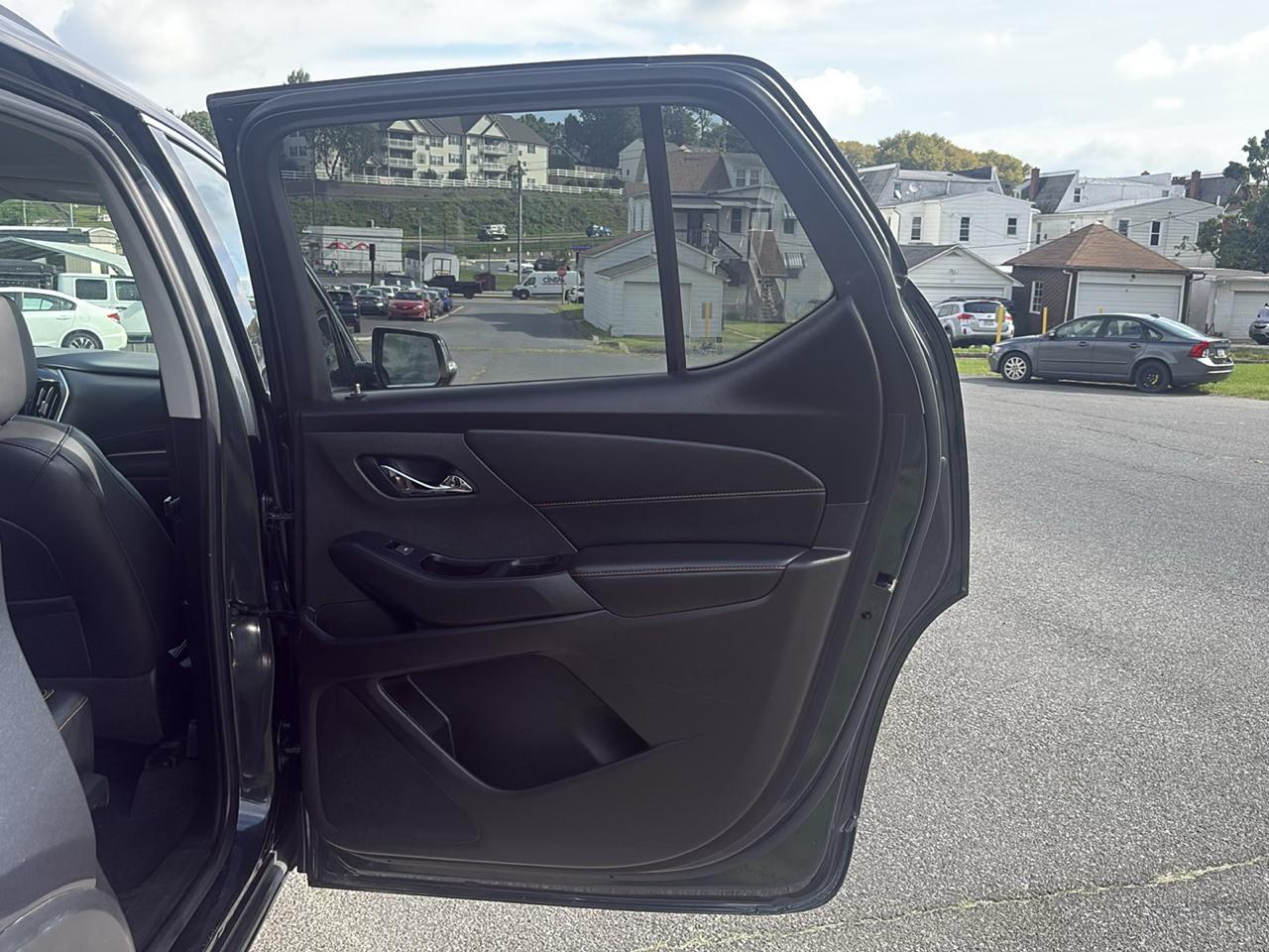 Chevrolet Traverse photo 11