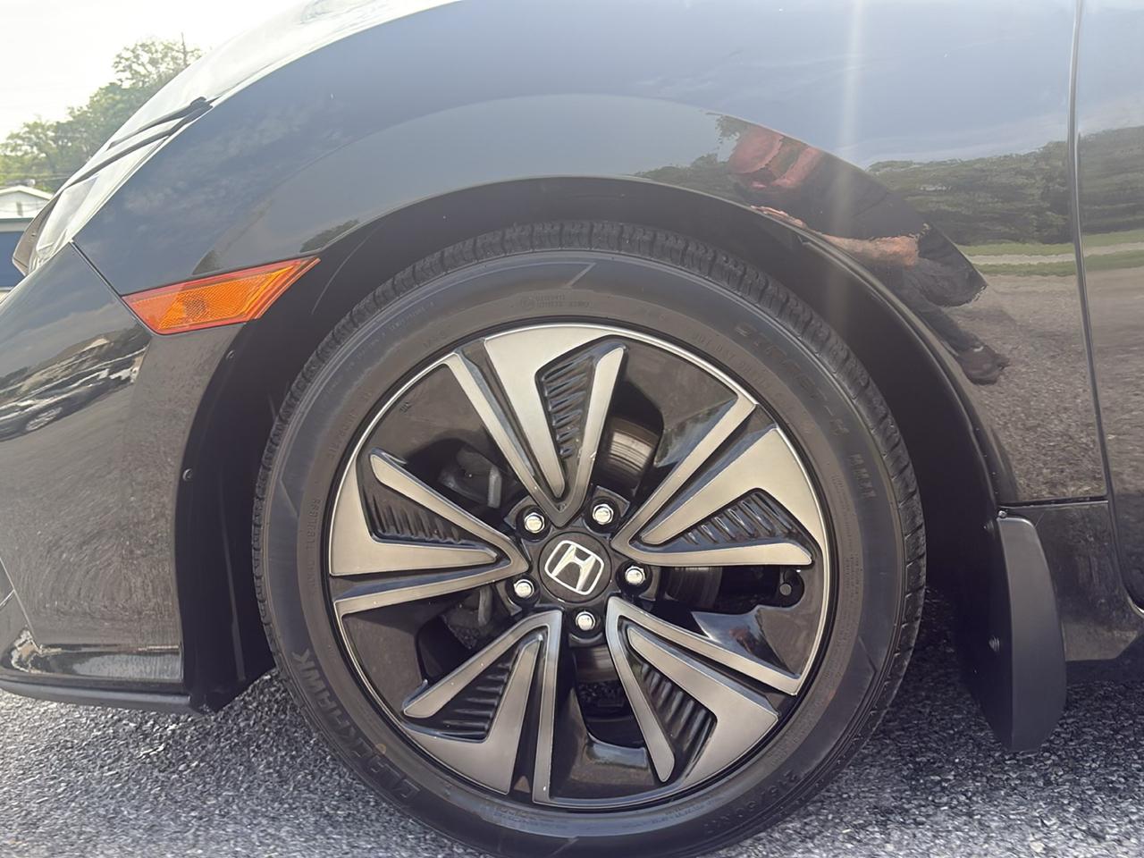 Honda Civic EX-L w/ Navigation 2019