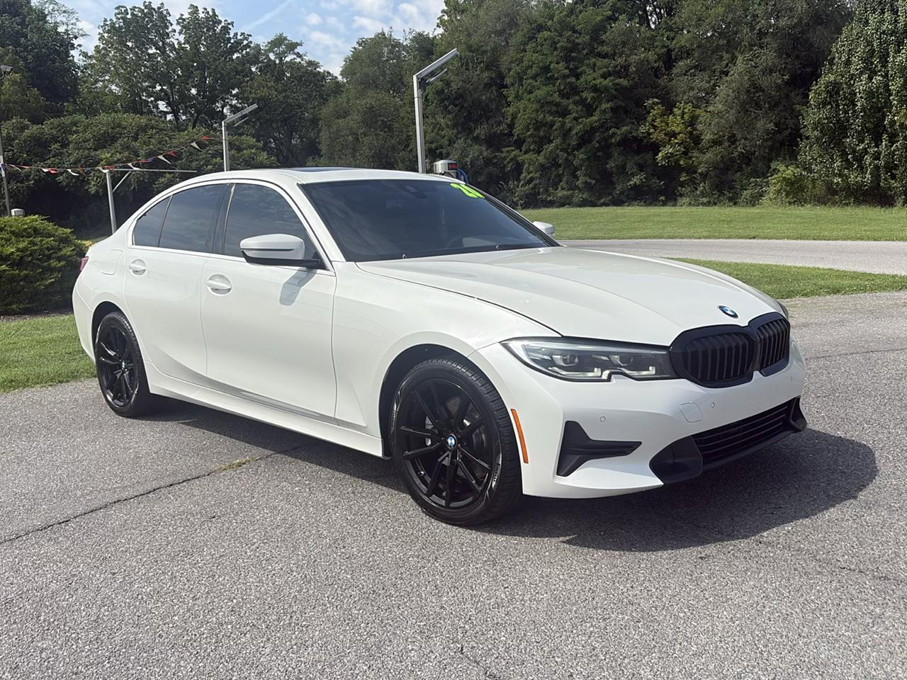 BMW 330i photo 3