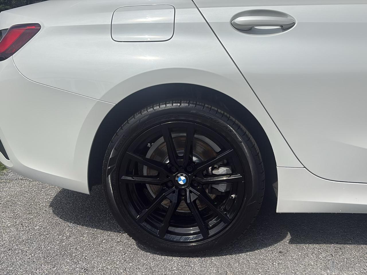 BMW 330i photo 25