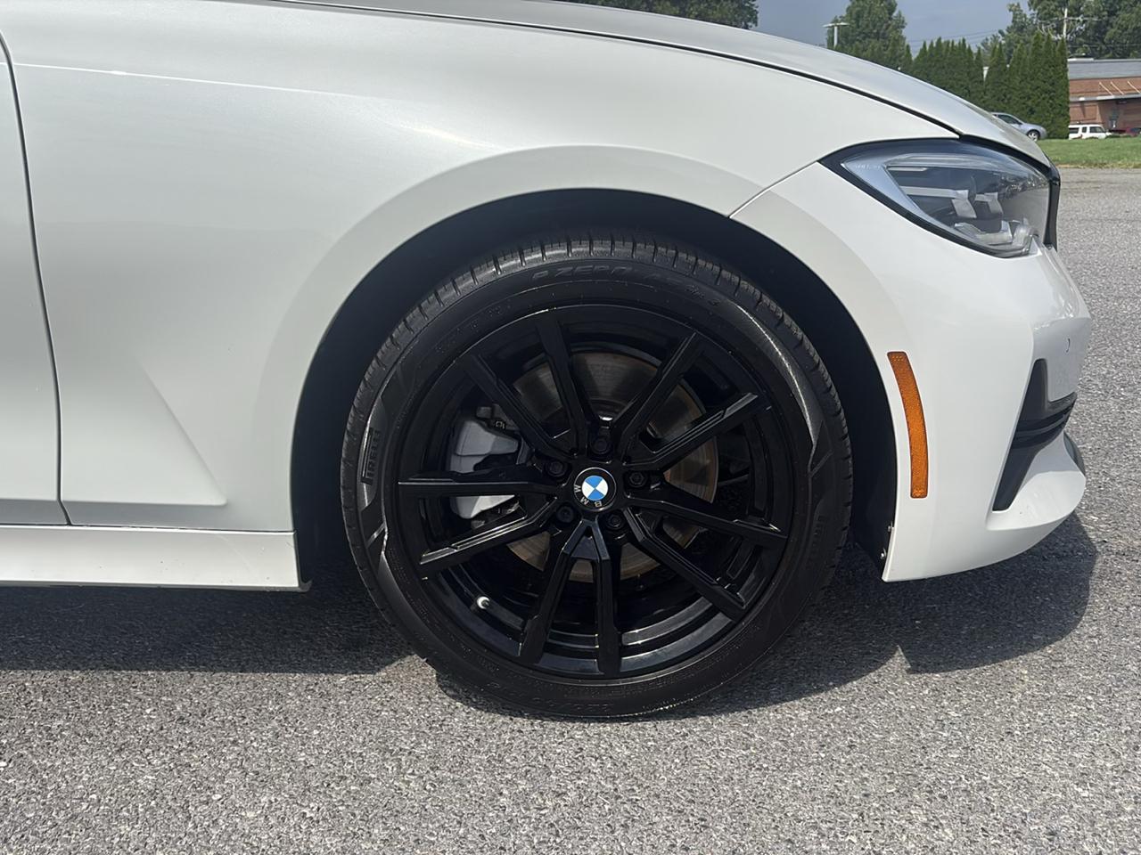 BMW 330i photo 26
