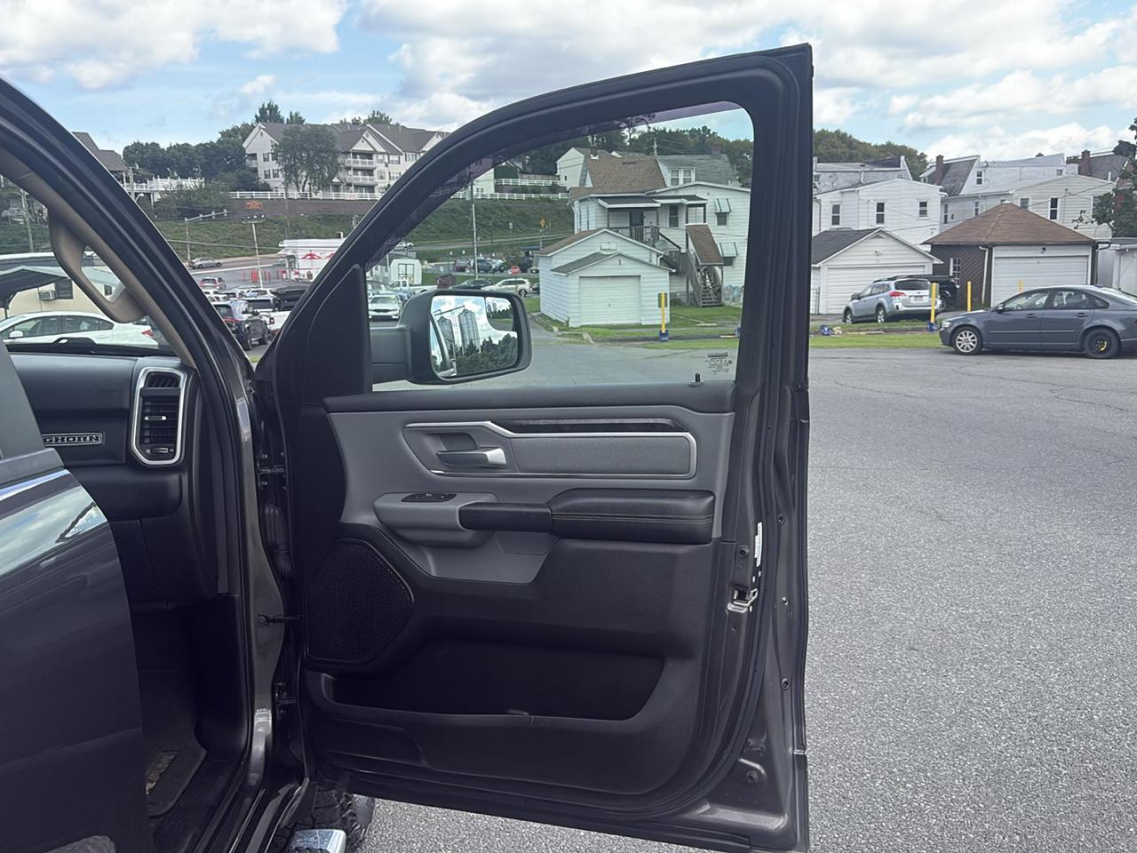 RAM 1500 Big Horn Quad Cab 4WD 2020
