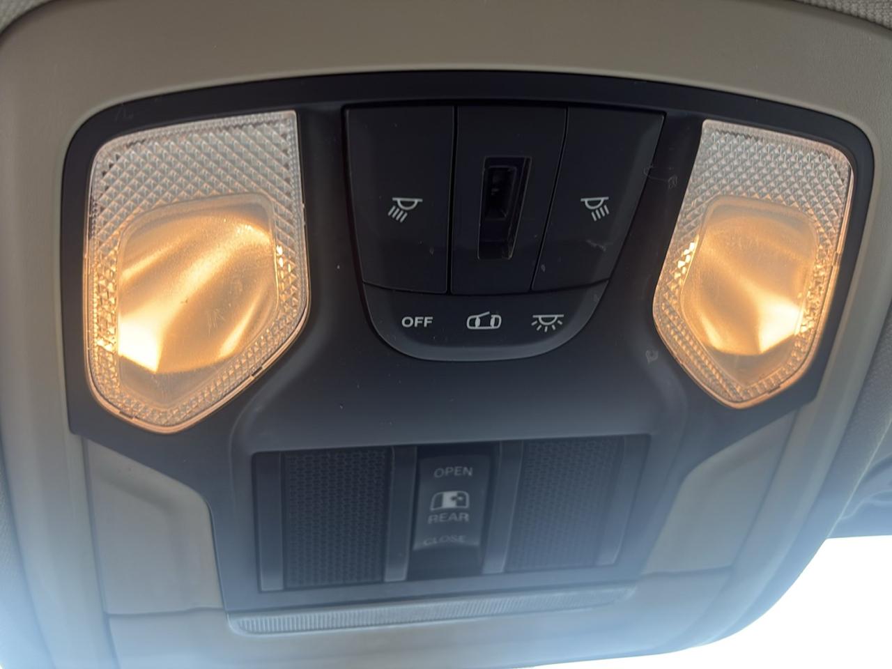 RAM 1500 Big Horn Quad Cab 4WD 2020