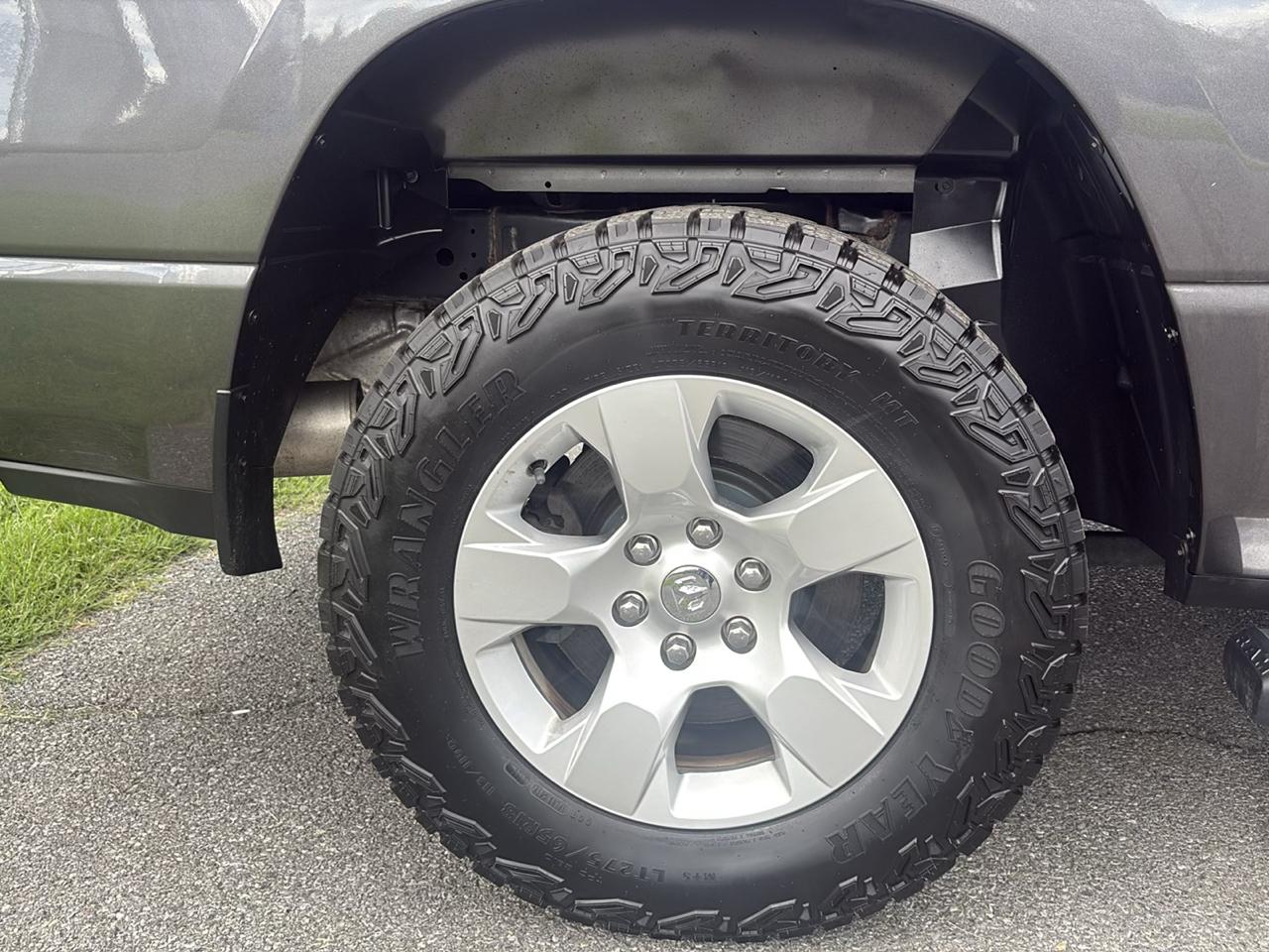 RAM 1500 Big Horn Quad Cab 4WD 2020