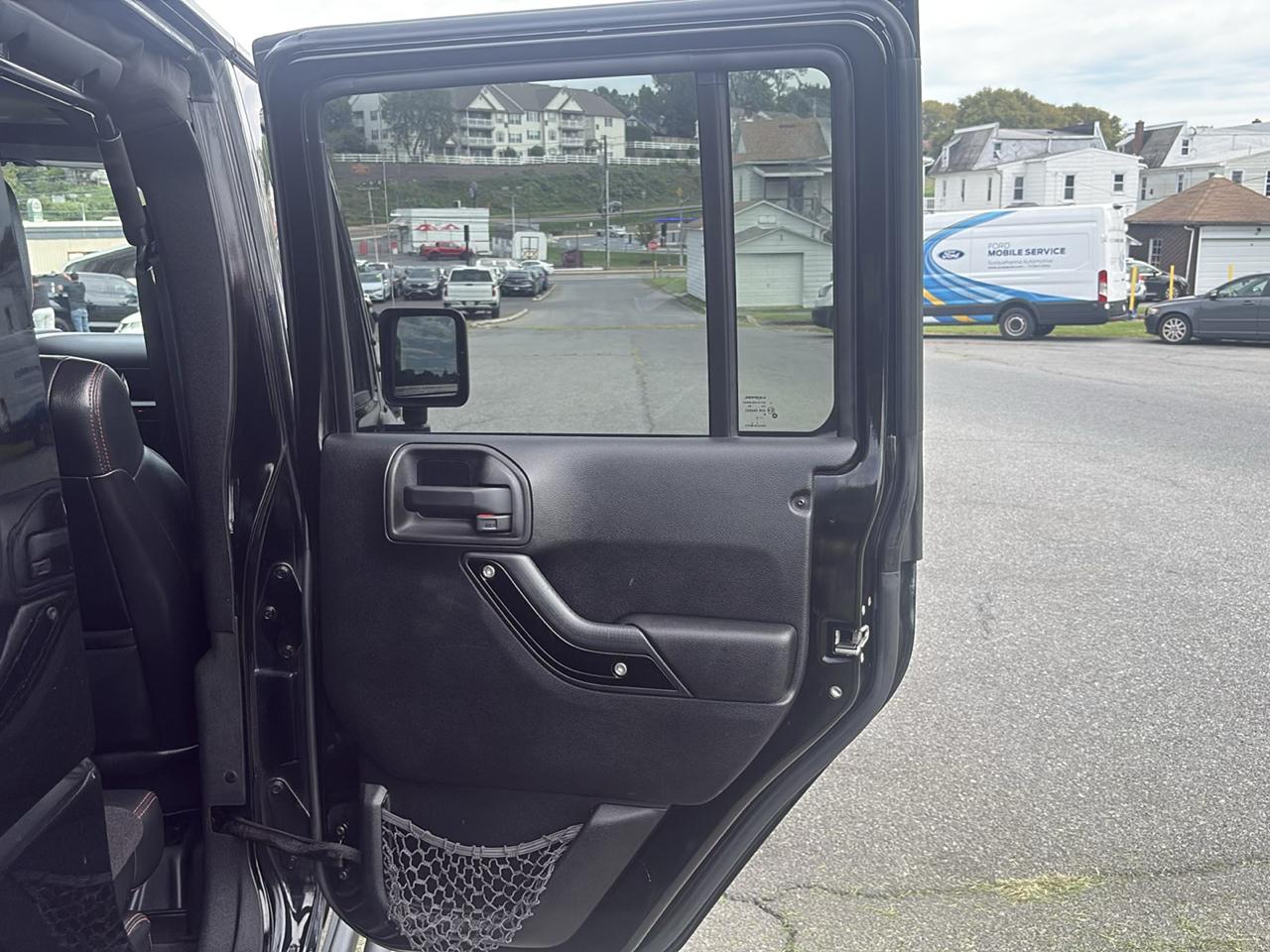 Jeep Wrangler photo 11