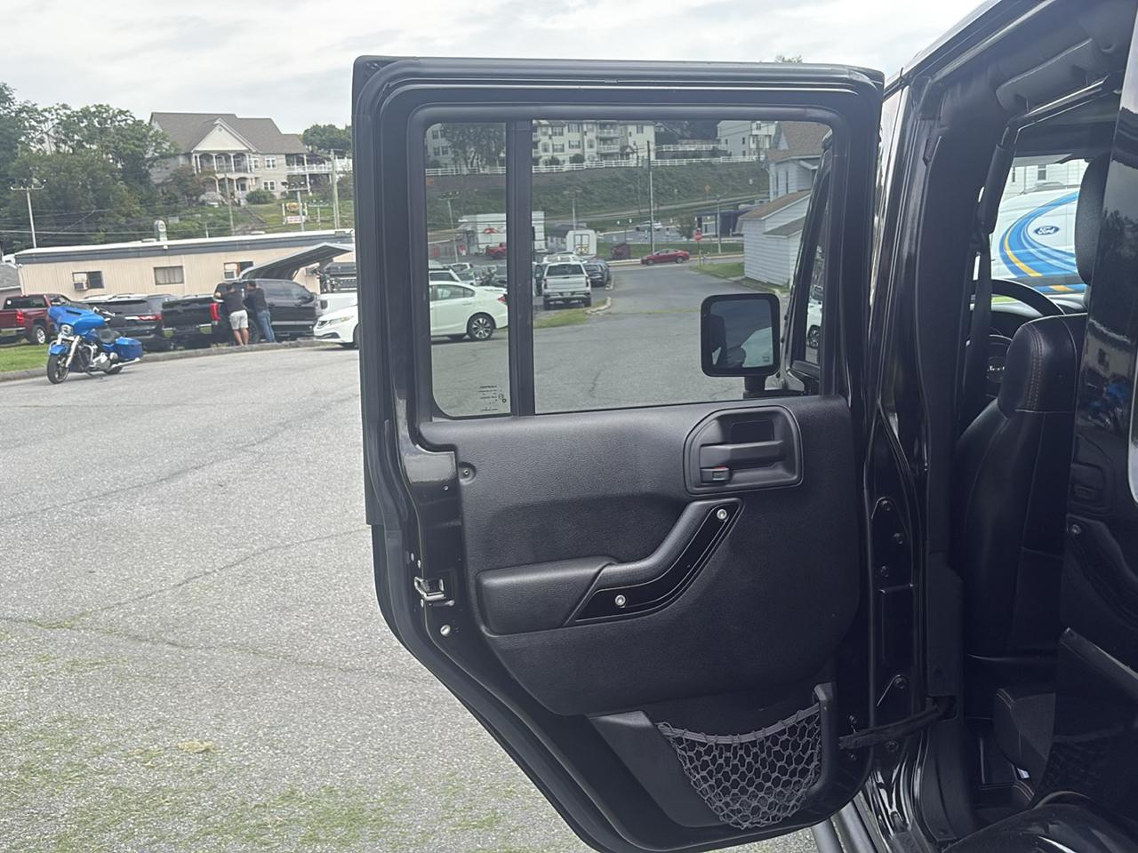 Jeep Wrangler photo 12
