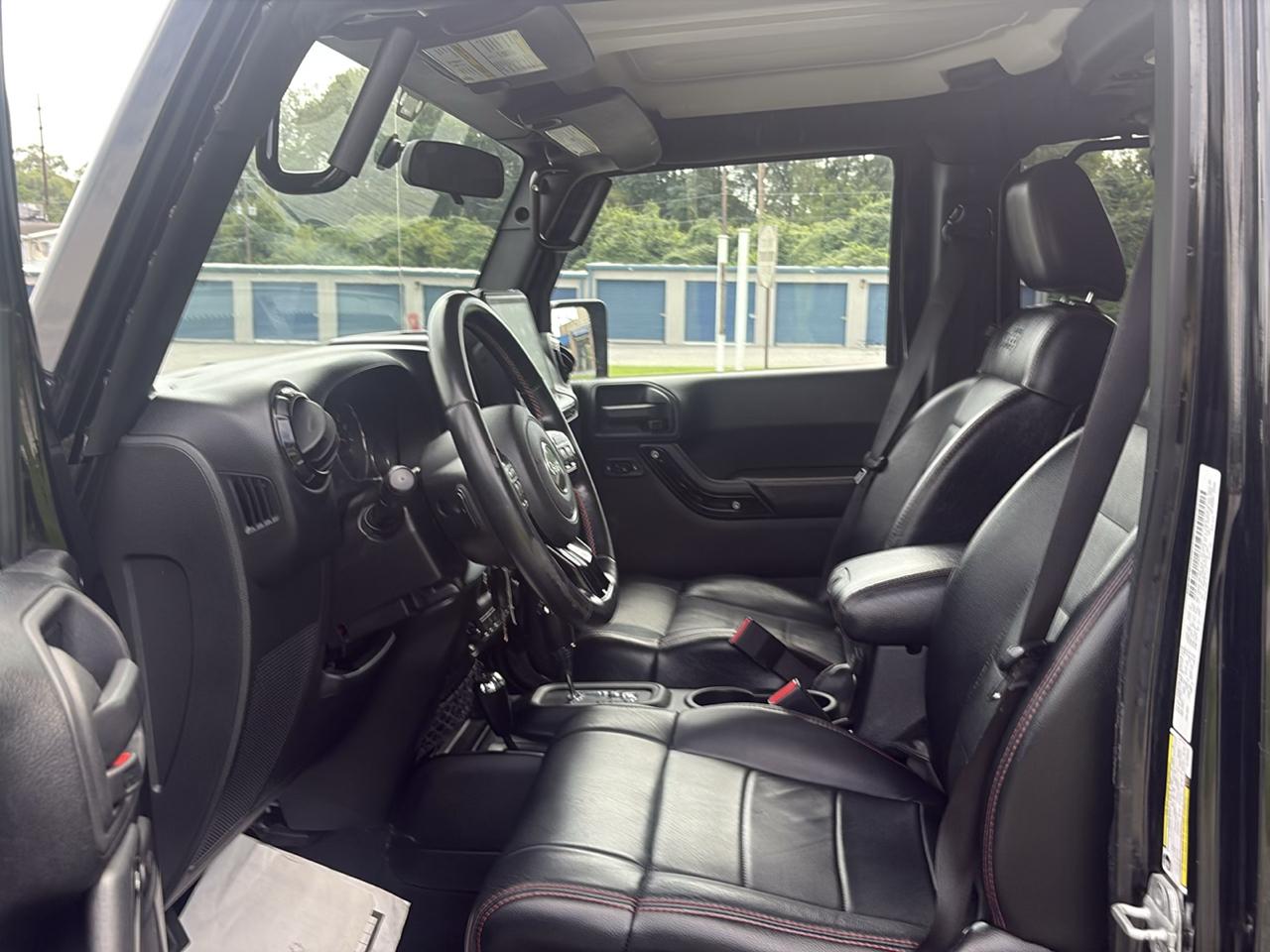 Jeep Wrangler photo 13