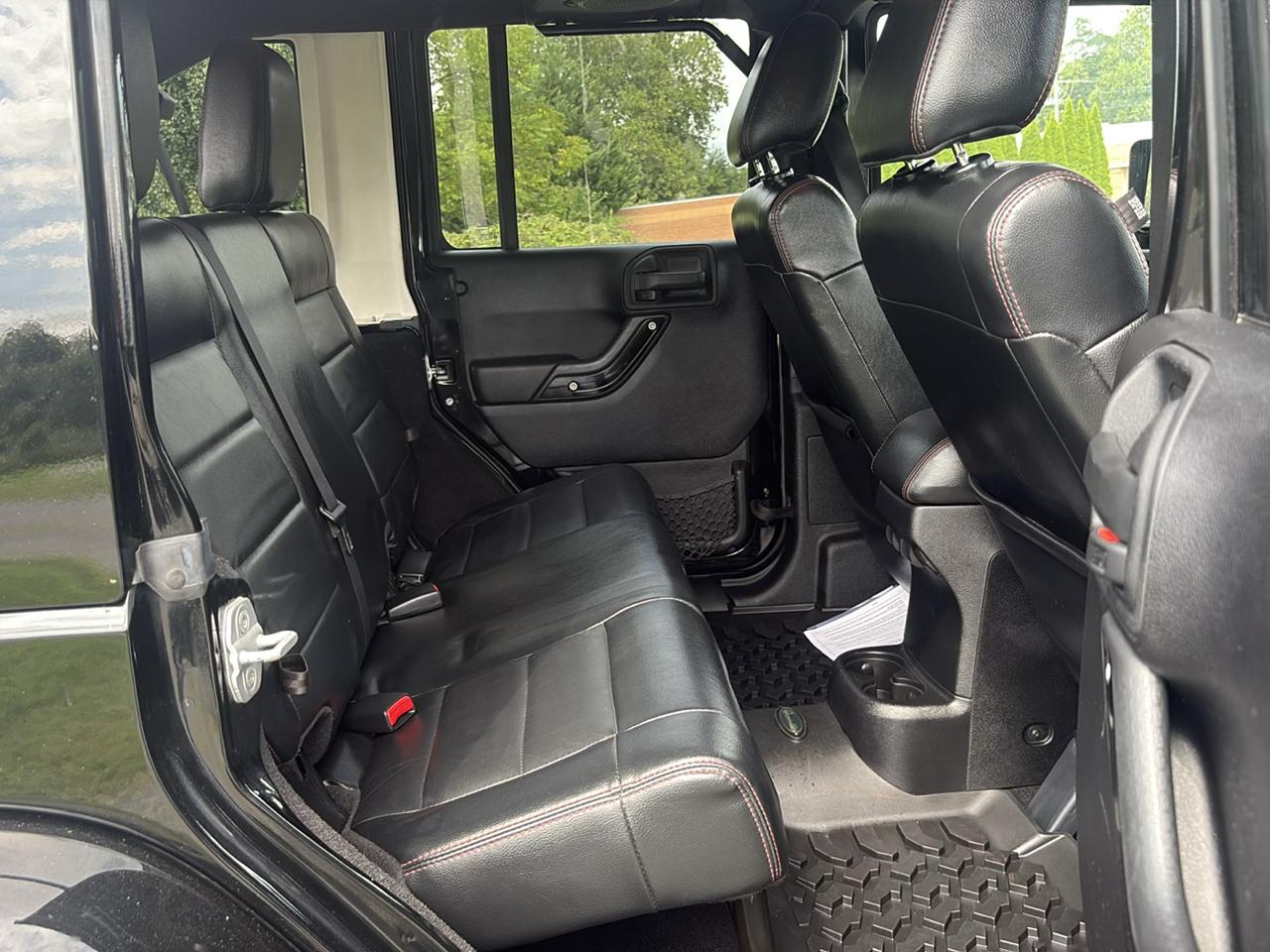 Jeep Wrangler photo 15
