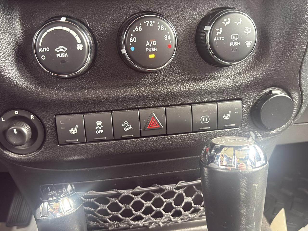 Jeep Wrangler photo 23