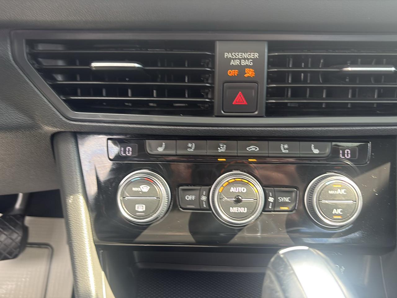 Volkswagen Jetta 1.4T SEL Premium 8A 2019