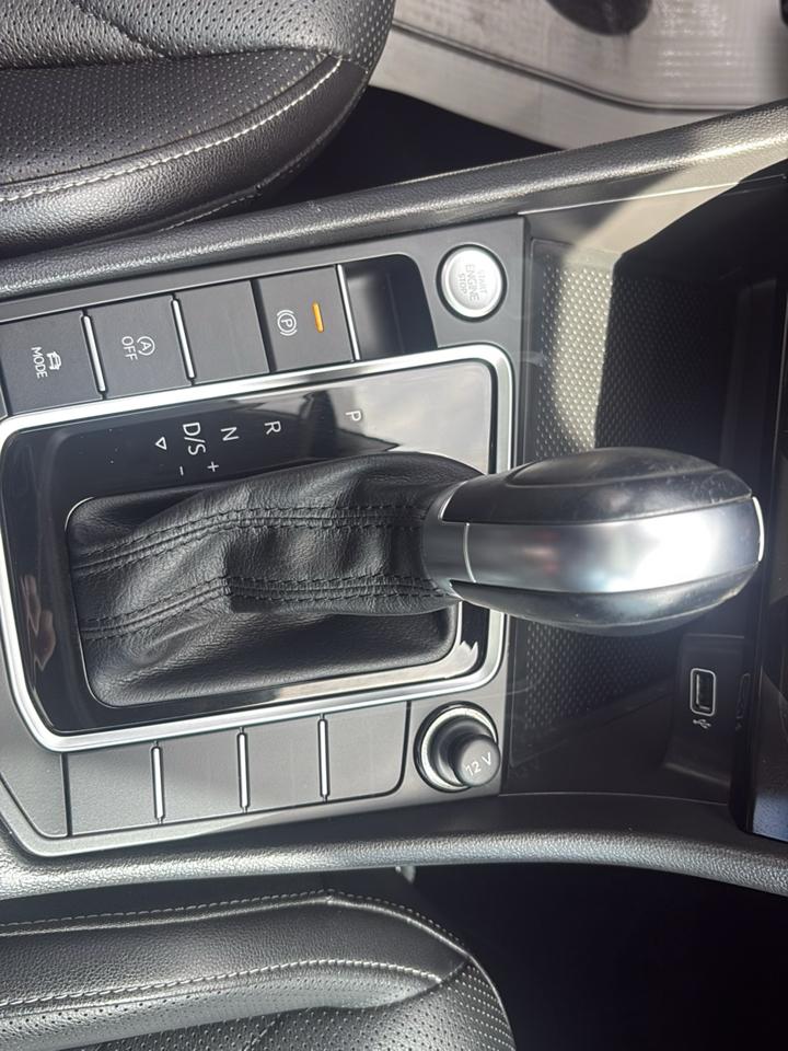 Volkswagen Jetta 1.4T SEL Premium 8A 2019