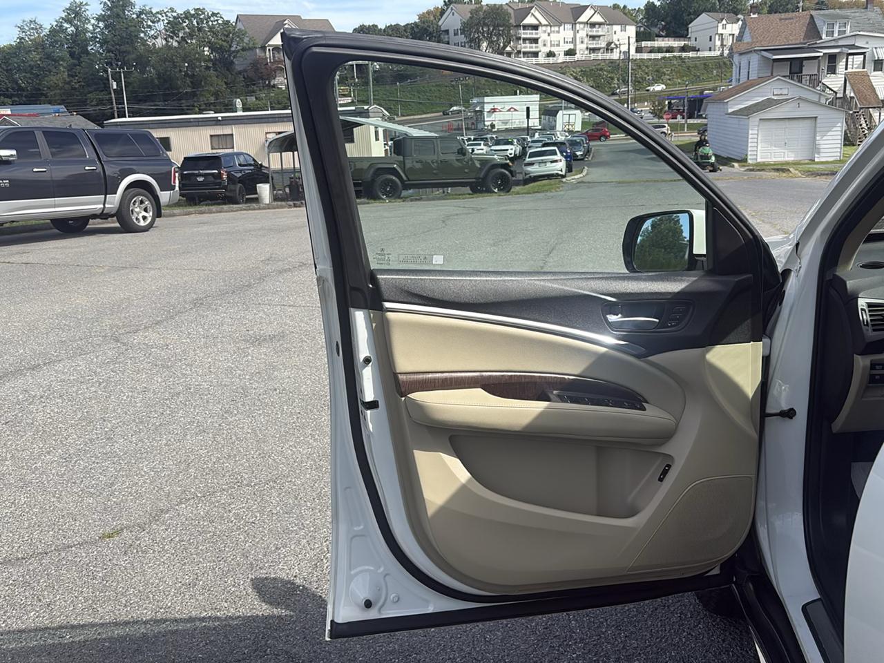 Acura MDX photo 9