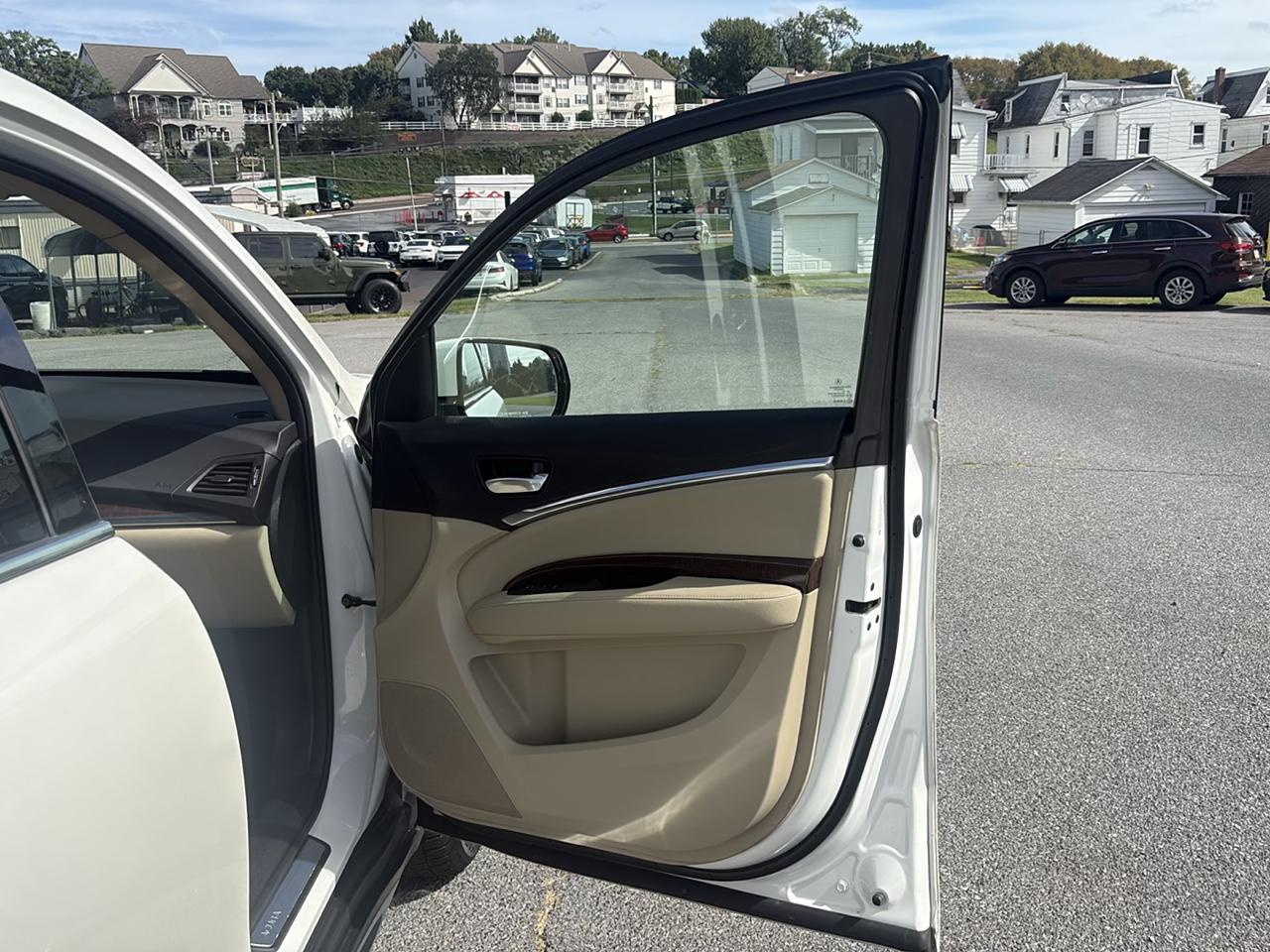 Acura MDX photo 10