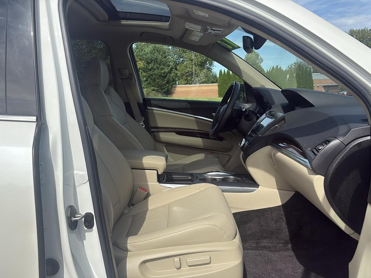 Acura MDX photo 14