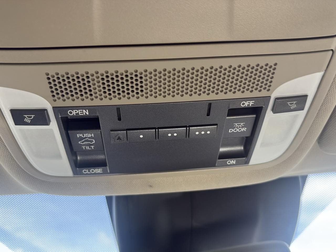 Acura MDX photo 22