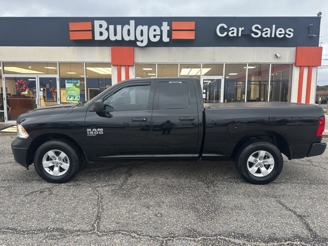 RAM 1500 Classic Tradesman 4x4 Quad Cab 6'4" Box 2023