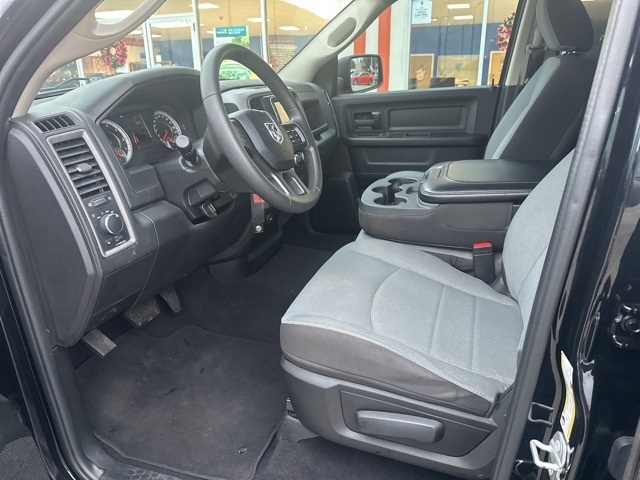 RAM 1500 Classic Tradesman 4x4 Quad Cab 6'4" Box 2023