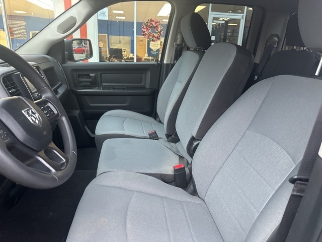 RAM 1500 Classic Tradesman 4x4 Quad Cab 6'4" Box 2023