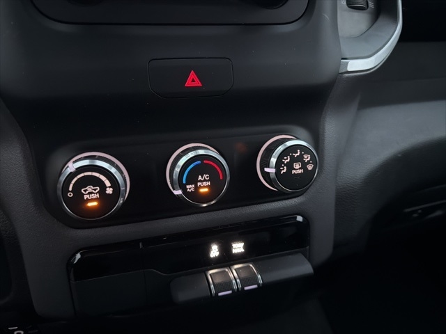 RAM 1500 Lone Star 4x2 Quad Cab 6'4" Box 2022